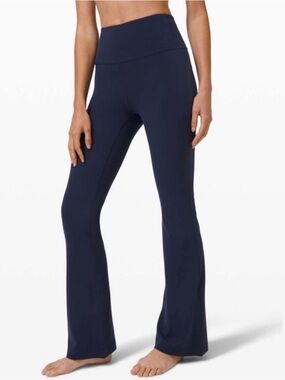 Lululemon Women's Groove Nulu High-Rise Flared Pant Regular in Navy Blue Size 6